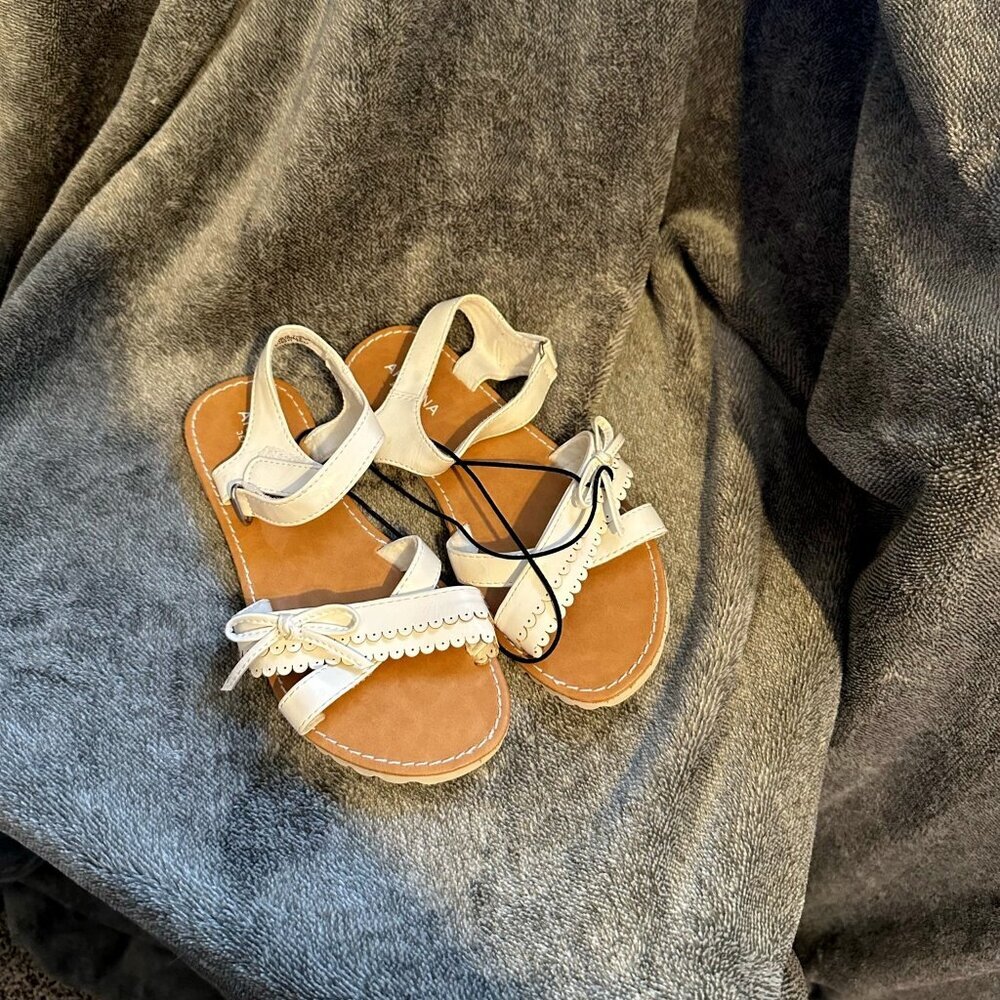 Arizona Jean Company Girls' Sandals, Size 1, NWOT